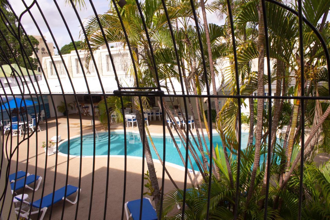 Pirate'S Inn Bridgetown Esterno foto