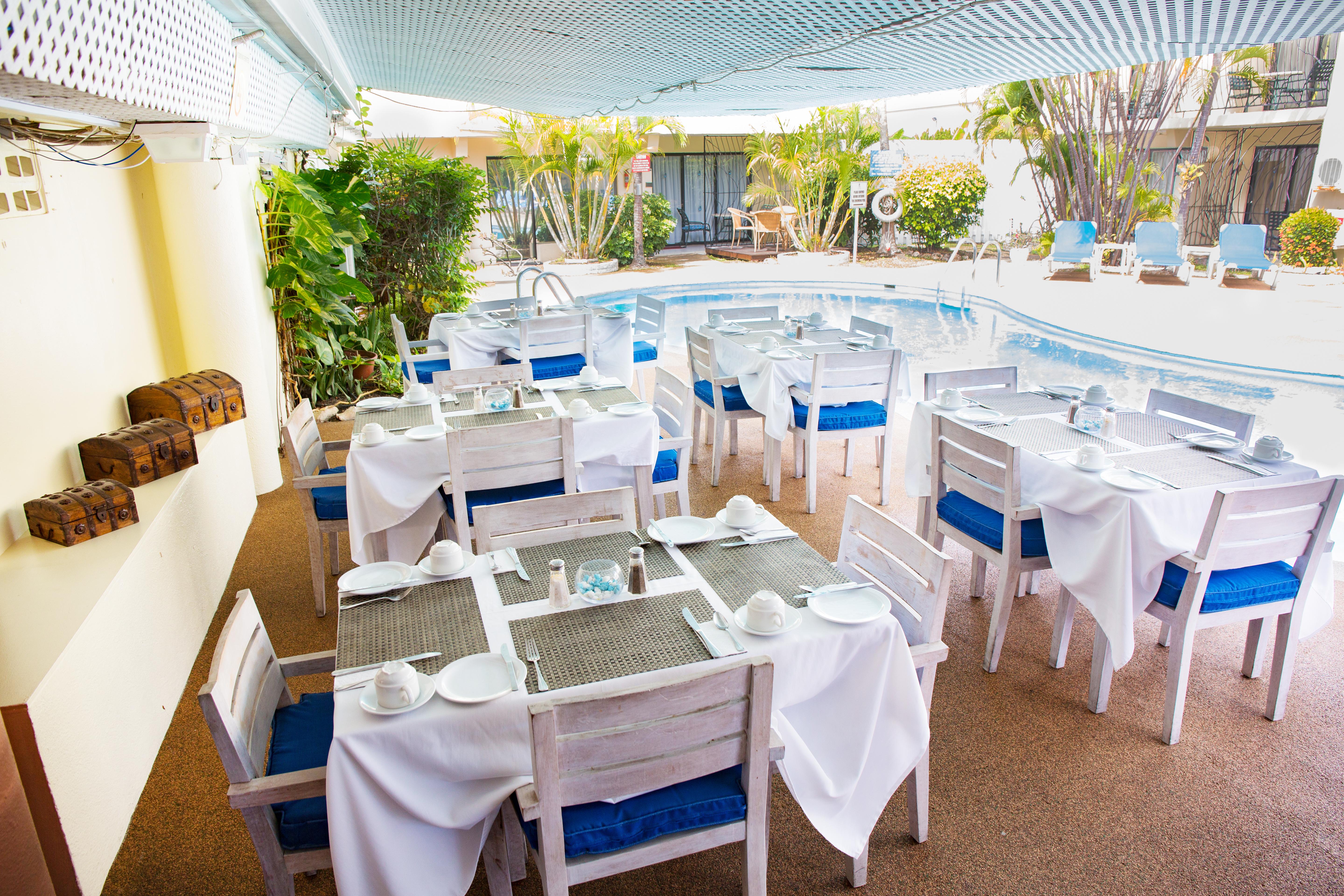 Pirate'S Inn Bridgetown Esterno foto