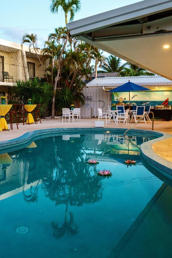 Pirate'S Inn Bridgetown Esterno foto