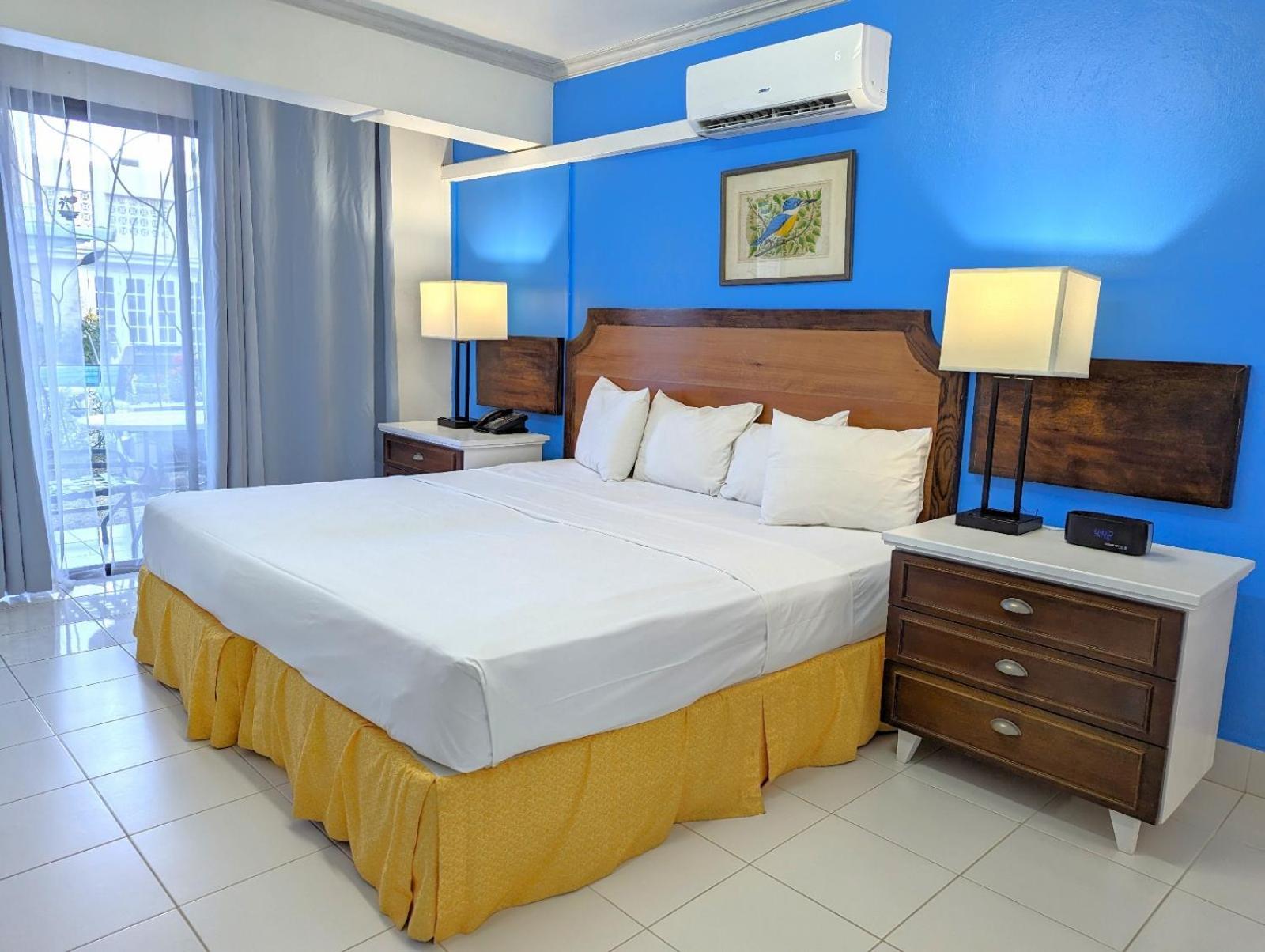 Pirate'S Inn Bridgetown Esterno foto